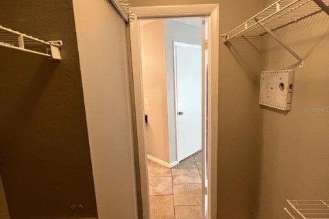 Condo in Orlando, Florida, 2 bedrooms  № 2206834 - photo 11