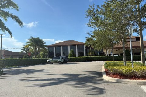 Copropriété à louer à Pembroke Pines, Floride: 2 chambres, 76.09 m2 № 1892115 - photo 5