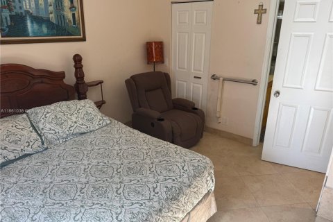 Copropriété à louer à Pembroke Pines, Floride: 2 chambres, 76.09 m2 № 1892115 - photo 18