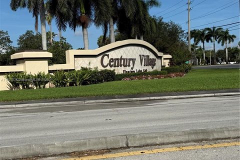 Copropriété à louer à Pembroke Pines, Floride: 2 chambres, 76.09 m2 № 1892115 - photo 1