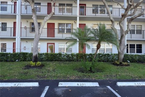 Copropriété à louer à Pembroke Pines, Floride: 2 chambres, 76.09 m2 № 1892115 - photo 14