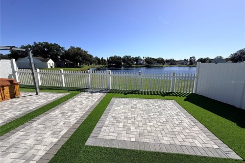 House in Tampa, Florida 3 bedrooms, 108.14 sq.m. № 2431073 - photo 6