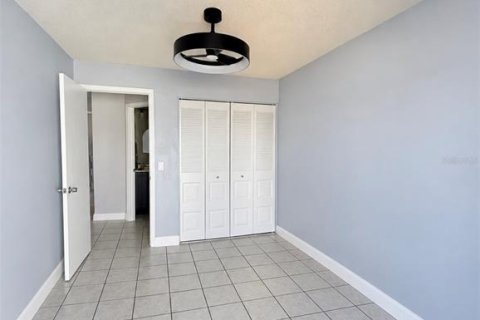 House in Tampa, Florida 3 bedrooms, 108.14 sq.m. № 2431073 - photo 17
