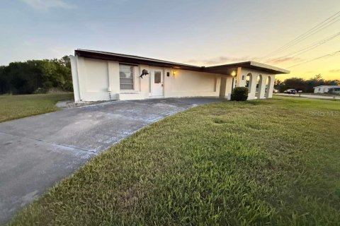 Villa ou maison à Port Charlotte, Floride 2 chambres, 108.88 m2 № 2136179