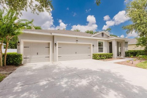 Villa ou maison à vendre à DeLand, Floride: 4 chambres, 283.44 m2 № 1805563 - photo 1