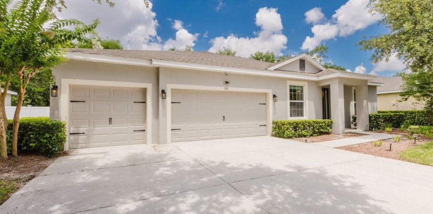 Villa ou maison à DeLand, Floride 4 chambres, 283.44 m2 № 1805563
