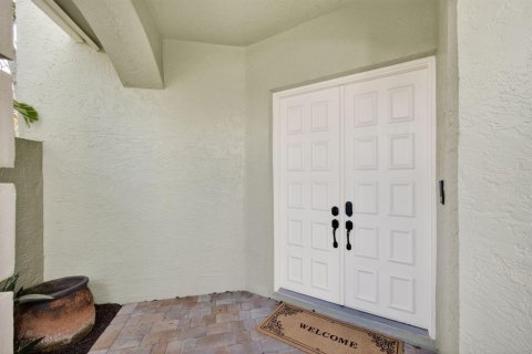 Villa ou maison à vendre à West Palm Beach, Floride: 4 chambres, 266.82 m2 № 2084538 - photo 3