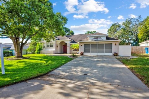 Villa ou maison à vendre à Spring Hill, Floride: 4 chambres, 206.8 m2 № 2414111 - photo 2