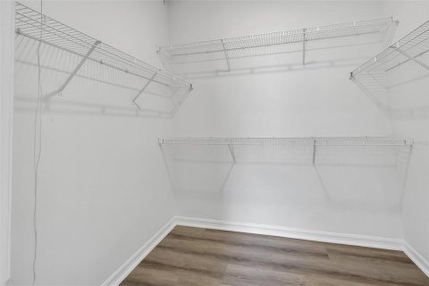 Villa ou maison à vendre à Orlando, Floride: 4 chambres, 180.32 m2 № 2283712 - photo 16