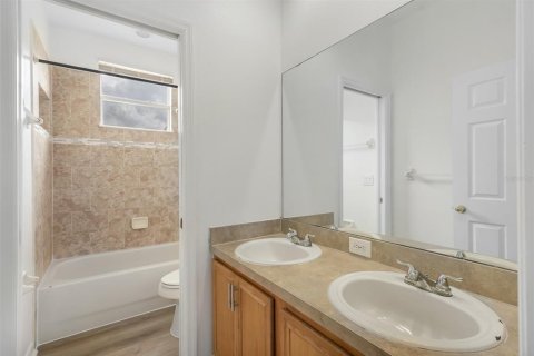 Villa ou maison à vendre à Orlando, Floride: 4 chambres, 180.32 m2 № 2283712 - photo 23