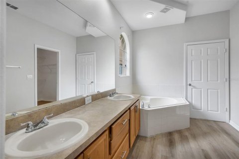 Villa ou maison à vendre à Orlando, Floride: 4 chambres, 180.32 m2 № 2283712 - photo 17
