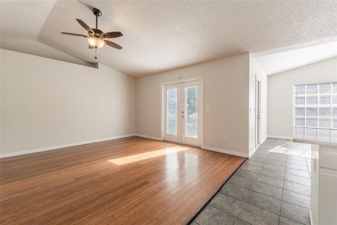 House in Auburndale, Florida 3 bedrooms, 128.3 sq.m. № 1629936 - photo 11