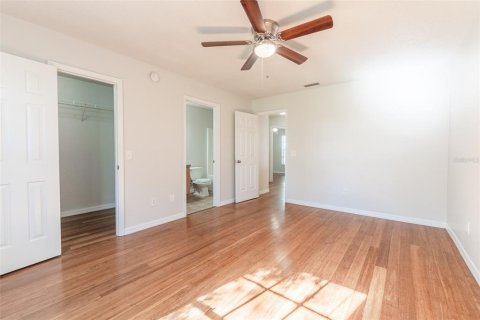 House in Auburndale, Florida 3 bedrooms, 128.3 sq.m. № 1629936 - photo 13