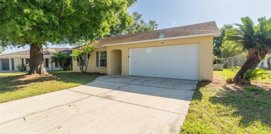 House in Auburndale, Florida 3 bedrooms, 128.3 sq.m. № 1629936