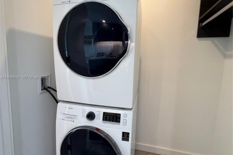 Condo in Miami, Florida № 2059000 - photo 19