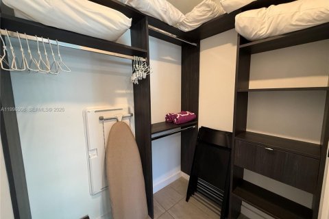 Condo in Miami, Florida № 2059000 - photo 17