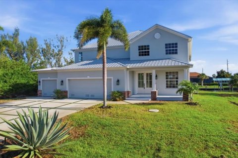 Villa ou maison à vendre à Port Charlotte, Floride: 5 chambres, 358.7 m2 № 2214071 - photo 4