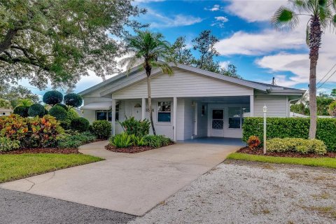 House in Bradenton, Florida 2 bedrooms, 163.88 sq.m. № 2356501