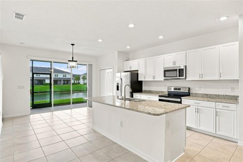 Townhouse in Parrish, Florida 3 bedrooms, 169.27 sq.m. № 2320765 - photo 5