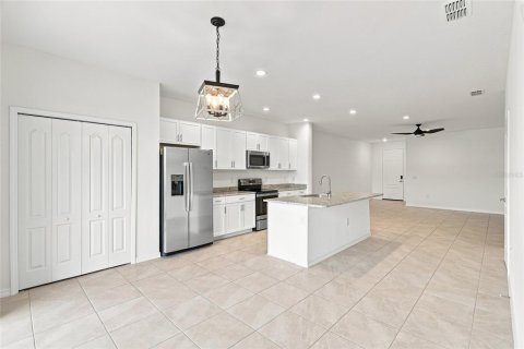 Townhouse in Parrish, Florida 3 bedrooms, 169.27 sq.m. № 2320765 - photo 9