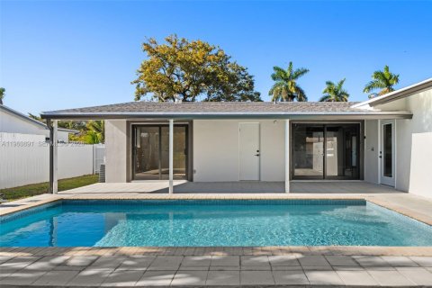 House in Cutler Bay, Florida 4 bedrooms, 120.4 sq.m. № 2022105 - photo 25