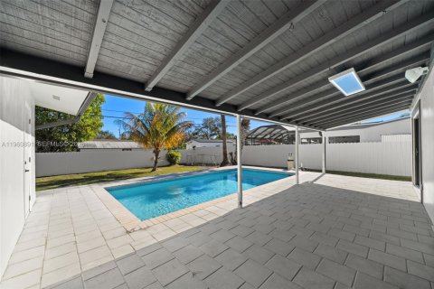 House in Cutler Bay, Florida 4 bedrooms, 120.4 sq.m. № 2022105 - photo 26