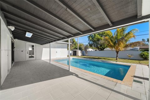 House in Cutler Bay, Florida 4 bedrooms, 120.4 sq.m. № 2022105 - photo 27