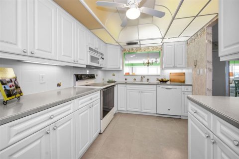Condo in Belleair Bluffs, Florida, 1 bedroom  № 1524123 - photo 16