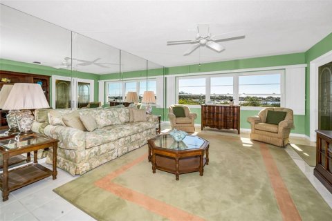 Condo in Belleair Bluffs, Florida, 1 bedroom  № 1524123 - photo 7