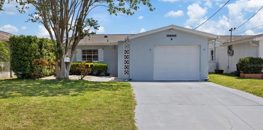 Villa ou maison à New Port Richey, Floride 2 chambres, 97.36 m2 № 1654311