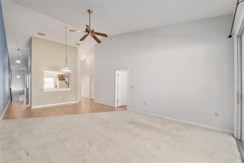 Condo in Gainesville, Florida, 2 bedrooms  № 2231676 - photo 16