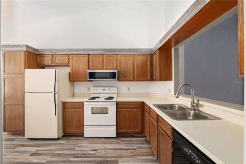 Condo in Gainesville, Florida, 2 bedrooms  № 2231676 - photo 23