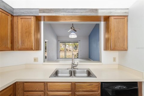 Condo in Gainesville, Florida, 2 bedrooms  № 2231676 - photo 24