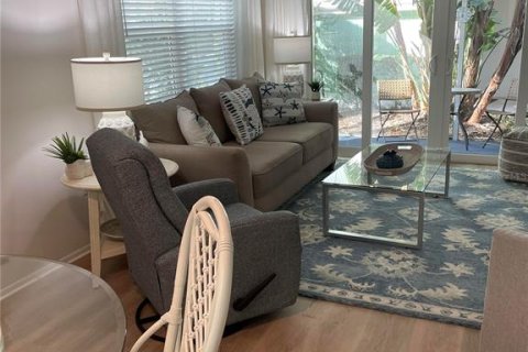 Condominio en venta en Venice, Florida, 1 dormitorio, 62.99 m2 № 1853630 - foto 17