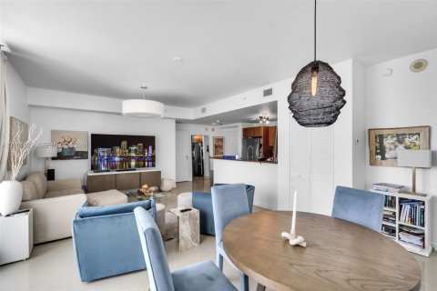 Купить кондоминиум в Майами, Флорида 2 спальни, 104.61м2, № 2065812 - фото 8