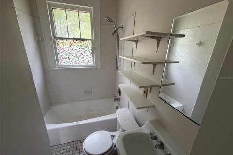 House in Sarasota, Florida 2 bedrooms, 79.9 sq.m. № 1393678 - photo 8