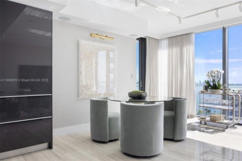 Купить кондоминиум в Майами, Флорида 2 спальни, 131.74м2, № 1981376 - фото 4