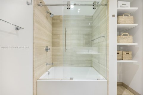 Купить кондоминиум в Майами, Флорида 2 спальни, 131.74м2, № 1981376 - фото 18