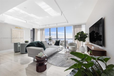 Купить кондоминиум в Майами, Флорида 2 спальни, 131.74м2, № 1981376 - фото 1