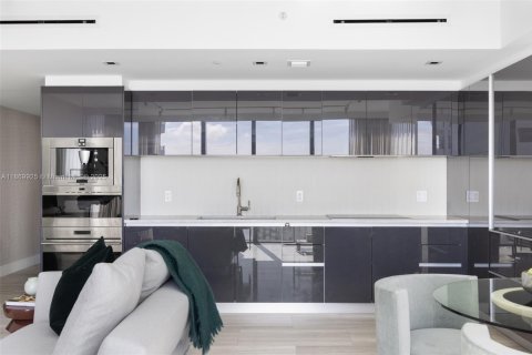 Купить кондоминиум в Майами, Флорида 2 спальни, 131.74м2, № 1981376 - фото 3