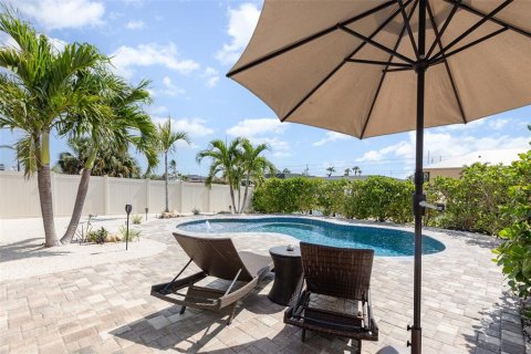 House in Bradenton, Florida 3 bedrooms, 147.9 sq.m. № 2115165 - photo 13