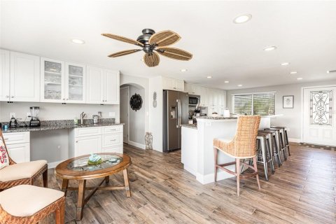 House in Bradenton, Florida 3 bedrooms, 147.9 sq.m. № 2115165 - photo 3