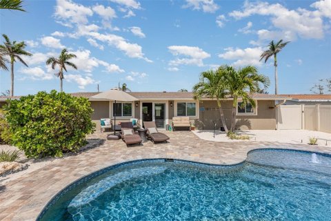 House in Bradenton, Florida 3 bedrooms, 147.9 sq.m. № 2115165 - photo 16