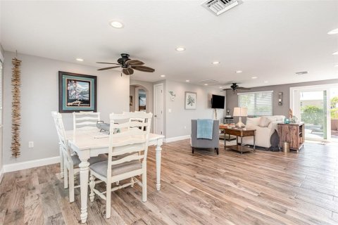 House in Bradenton, Florida 3 bedrooms, 147.9 sq.m. № 2115165 - photo 6