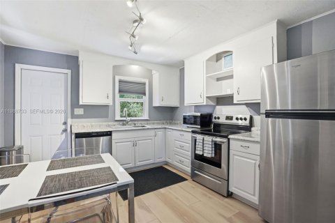 Купить виллу или дом в Клируотер, Флорида 2 спальни, № 2051875 - фото 17