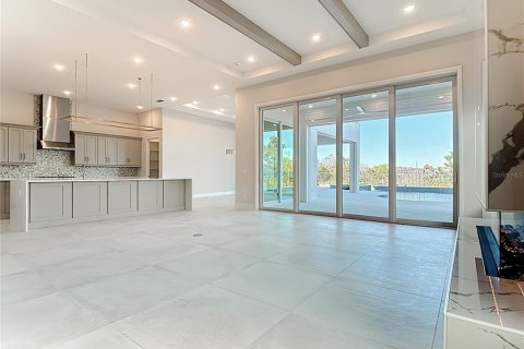 Casa en venta en Kissimmee, Florida, 7 dormitorios, 536.23 m2 № 1509962 - foto 11