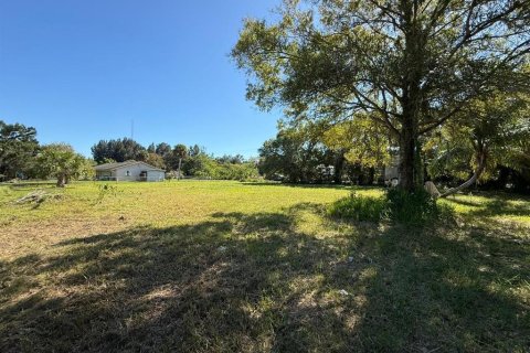 Commercial property in St. Lucie, Florida № 2147350