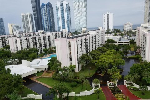Condo in Sunny Isles Beach, Florida, 1 bedroom  № 1729199 - photo 4