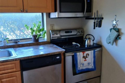 Condo in Sunny Isles Beach, Florida, 1 bedroom  № 1729199 - photo 13
