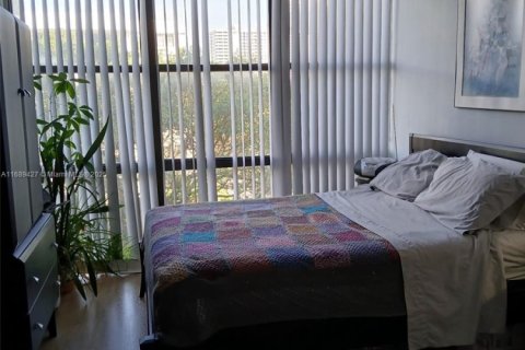 Condo in Sunny Isles Beach, Florida, 1 bedroom  № 1729199 - photo 17